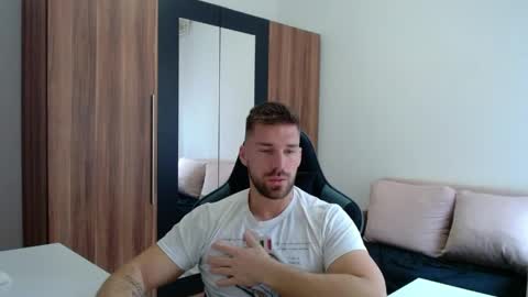 darius_94 online show from 05/13/26, 04:43