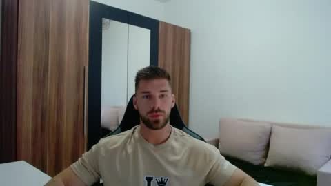 darius_94 online show from 05/17/26, 10:55