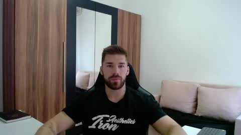 darius_94 online show from 05/31/26, 04:42