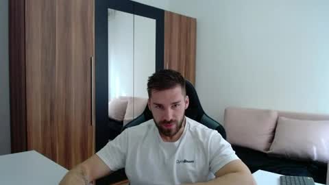 darius_94 online show from 06/05/26, 07:14