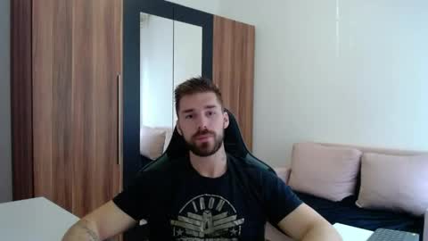 darius_94 online show from 06/08/26, 08:26