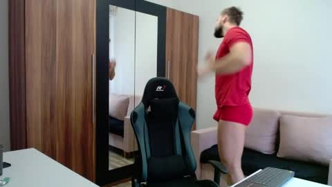 darius_94 online show from 06/10/26, 04:45