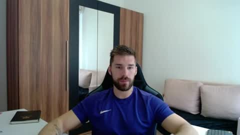 darius_94 online show from 06/13/26, 07:17