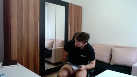 darius_94 online show from 06/14/26, 04:36