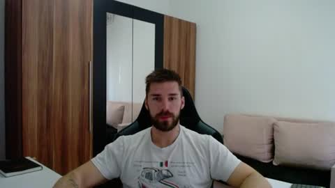 darius_94 online show from 06/16/26, 06:38