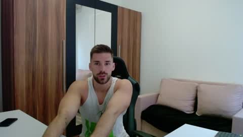 darius_94 online show from 06/24/26, 09:08