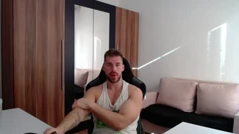 darius_94 online show from 06/25/26, 05:12