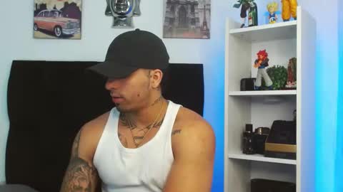 Snapshot of darius_phoenix chatting on 01/12/25, 12:18 Darius Phoenix online show from 01/12/25, 12:18