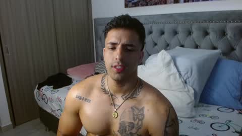 Snapshot of darius_phoenix chatting on 02/02/25, 10:24 Darius Phoenix online show from 02/02/25, 10:24