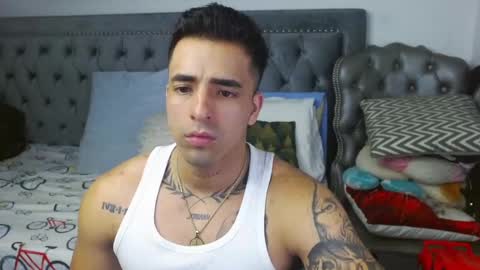 Snapshot of darius_phoenix chatting on 02/26/25, 07:42 Darius Phoenix online show from 02/26/25, 07:42