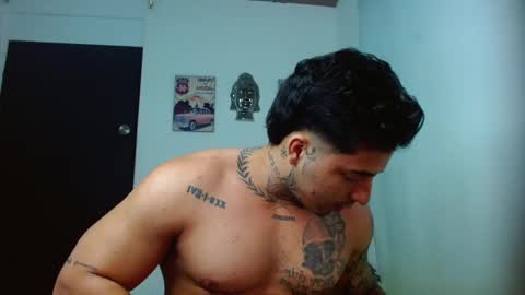Snapshot of darius_phoenix chatting on 09/09/25, 07:13 Darius Phoenix online show from 09/09/25, 07:13