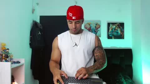 Darius Phoenix  online show from 05/09/26, 07:52