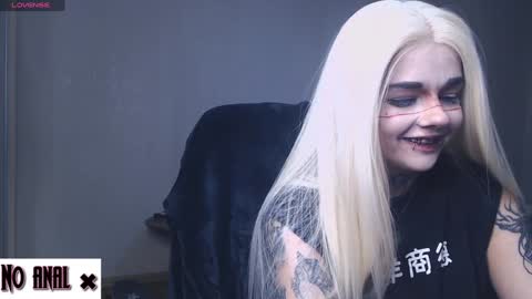 Snapshot of dark__elf chatting on 12/10/24, 10:16 Anessa online show from 12/10/24, 10:16