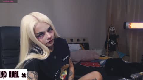 Snapshot of dark__elf chatting on 12/12/24, 10:09 Anessa online show from 12/12/24, 10:09