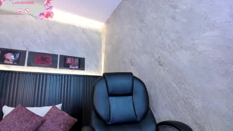 Dark online show from 09/12/25, 12:27