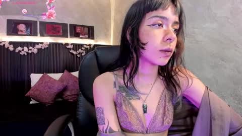 Dark online show from 10/09/25, 12:14