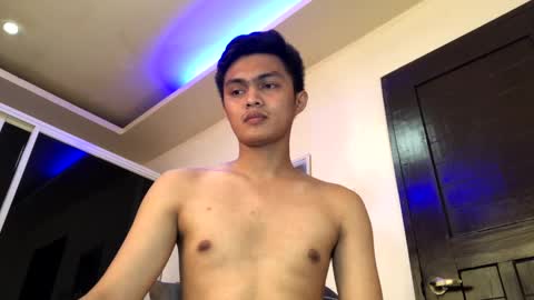 Snapshot of dark_angel69x chatting on 02/15/25, 08:33 Guile online show from 02/15/25, 08:33