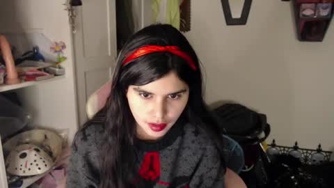 Snapshot of dark_angel_66 chatting on 12/05/24, 05:48 Moony online show from 12/05/24, 05:48