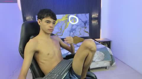 Snapshot of dark_desiree18 chatting on 02/18/26, 12:12 DARCK online show from 02/18/26, 12:12