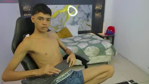 Snapshot of dark_desiree18 chatting on 02/24/26, 12:03 DARCK online show from 02/24/26, 12:03