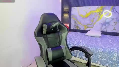 Snapshot of dark_desiree18 chatting on 03/11/26, 01:06 DARCK online show from 03/11/26, 01:06