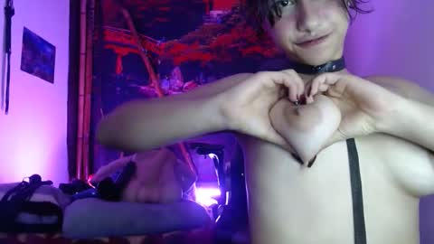 Snapshot of dark_doll5 chatting on 02/01/25, 11:37 dark_doll5 online show from 02/01/25, 11:37