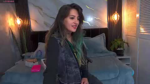 dark_dominika online show from 06/25/26, 01:15