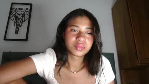 Sofia online show from 10/14/25, 10:21