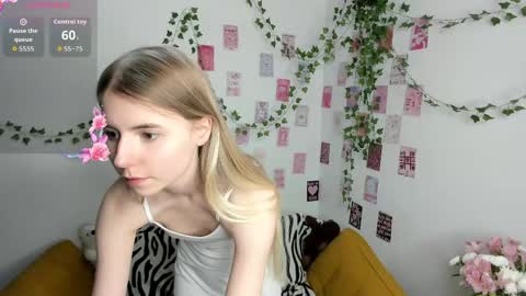 Snapshot of dark_ester chatting on 06/10/26, 11:53 Ester online show from 06/10/26, 11:53