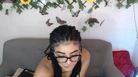 dark_flama online show from 04/28/26, 11:21