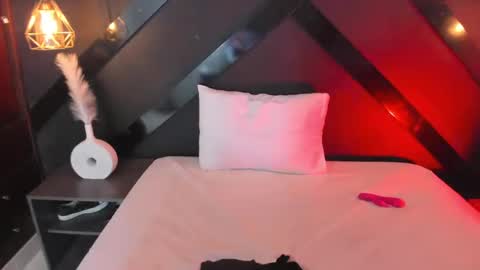 M I K A E L A online show from 01/08/25, 09:55