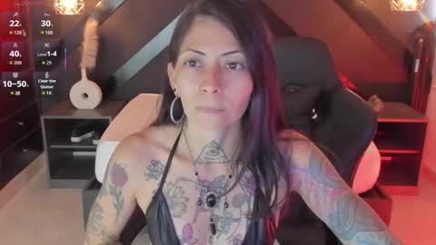 Snapshot of dark_gotica chatting on 02/25/26, 07:12 M I K A E L A online show from 02/25/26, 07:12