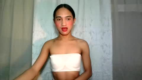 Snapshot of dark_hurohuro19 chatting on 12/12/24, 03:10 LIANNA online show from 12/12/24, 03:10