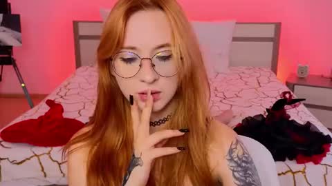 Lola online show from 06/26/26, 02:16