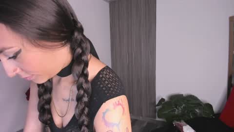 Snapshot of dark_madison chatting on 12/20/24, 07:28 CELESTE online show from 12/20/24, 07:28