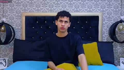 dark_sultan online show from 03/19/26, 08:24