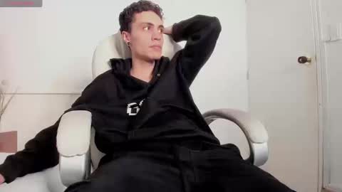 dark_sun333 online show from 09/23/25, 12:02