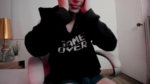 dark_sun333 online show from 10/15/25, 10:54