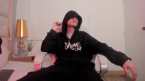 dark_sun333 online show from 11/11/25, 11:16