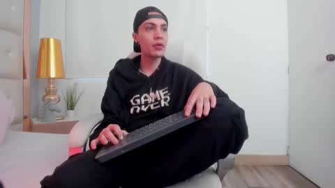 dark_sun333 online show from 11/23/25, 08:08