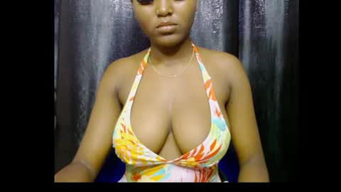 Snapshot of darkchocoxx chatting on 11/20/25, 11:54 sexygal online show from 11/20/25, 11:54