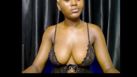 Snapshot of darkchocoxx chatting on 11/23/25, 11:59 sexygal online show from 11/23/25, 11:59