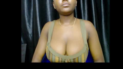 Snapshot of darkchocoxx chatting on 11/26/25, 02:23 sexygal online show from 11/26/25, 02:23