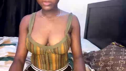 Snapshot of darkchocoxx chatting on 02/01/26, 11:20 sexygal online show from 02/01/26, 11:20