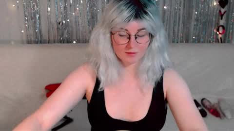 Kelly online show from 09/25/25, 01:04