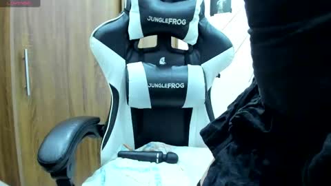 Hi Im Yuri  independent modelhelp me get my 111 hands upuwu online show from 03/09/25, 10:41