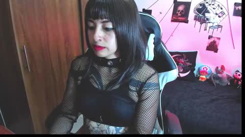 Hi Im Yuri  independent modelhelp me get my 111 hands upuwu online show from 11/16/25, 09:31