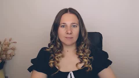 Snapshot of darklure_ chatting on 09/19/25, 08:20 Anna online show from 09/19/25, 08:20