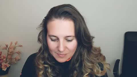 Snapshot of darklure_ chatting on 10/02/25, 09:22 Anna online show from 10/02/25, 09:22