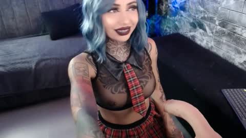 Snapshot of darkly_waxx chatting on 12/22/25, 07:33 New account. Help me reach 100 thumbs up online show from 12/22/25, 07:33